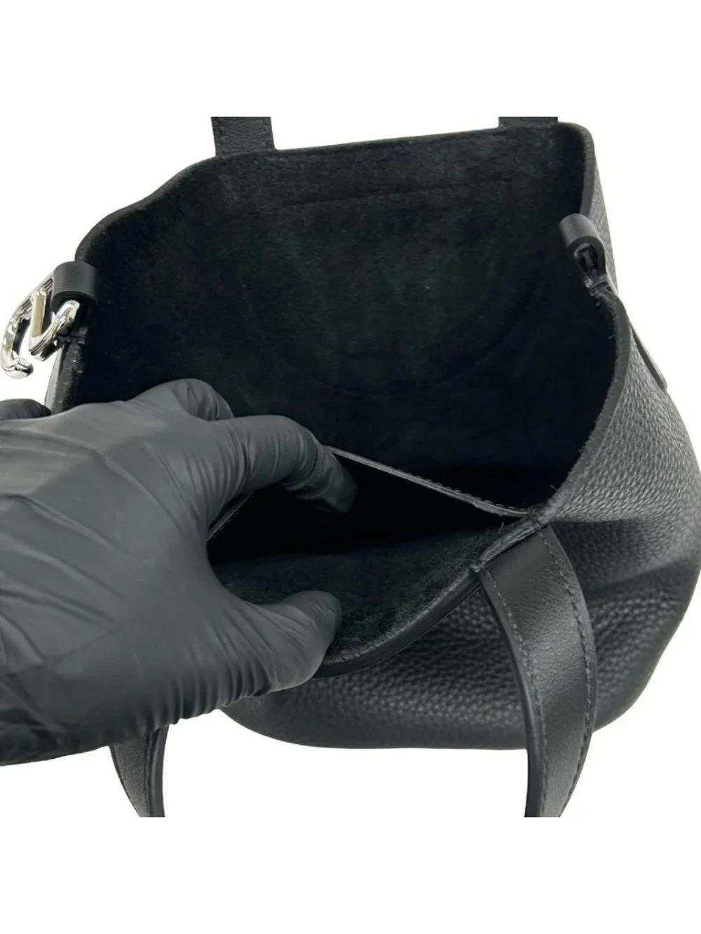 Hermes in the Loop 18 Taurillon Clemence Veau Handbag Black